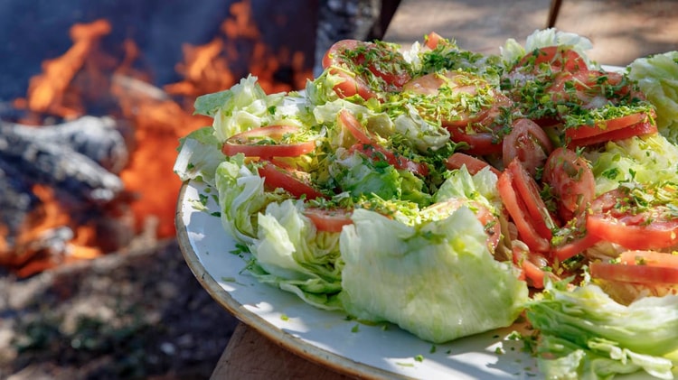 Ensalada Mixta – Lettuce & Tomato Salad