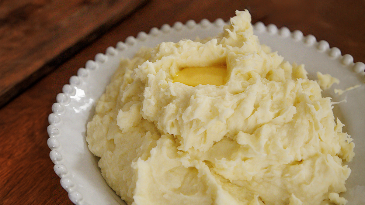 Creamy Mashed Potatoes. Every chef has their go-to mashed potato recipe, here Jamie reveals his, including a lifetime of tips and tricks for making a divinely creamy and irresistible mash. Great with pies, roasted meats, and steamed vegetables